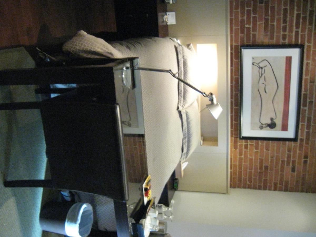 1595 Saint-Denis Hotel Montreal Ngoại thất bức ảnh