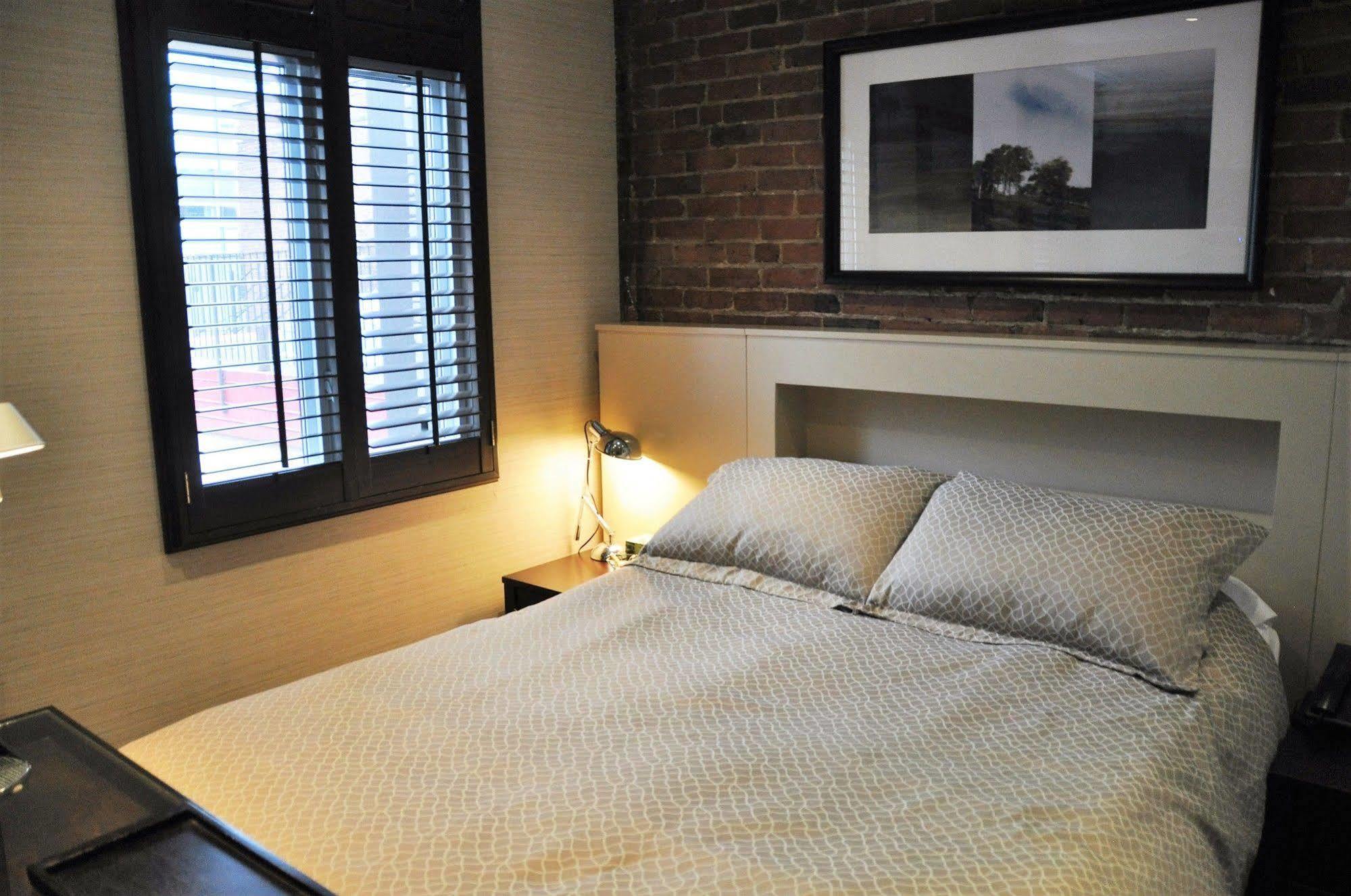 1595 Saint-Denis Hotel Montreal Ngoại thất bức ảnh